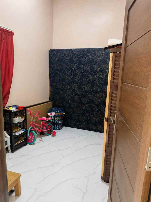 dijual rumah bedahan sawangan depok