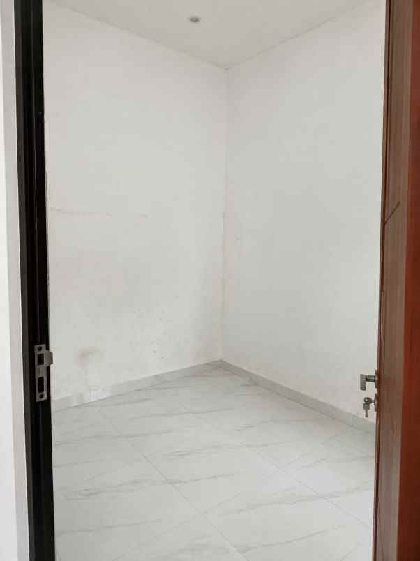 dijual rumah bedahan sawangan depok
