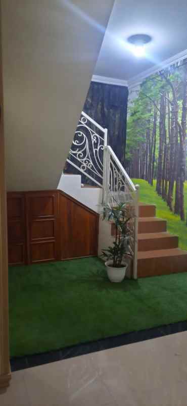 dijual rumah belakang hotel hyaat