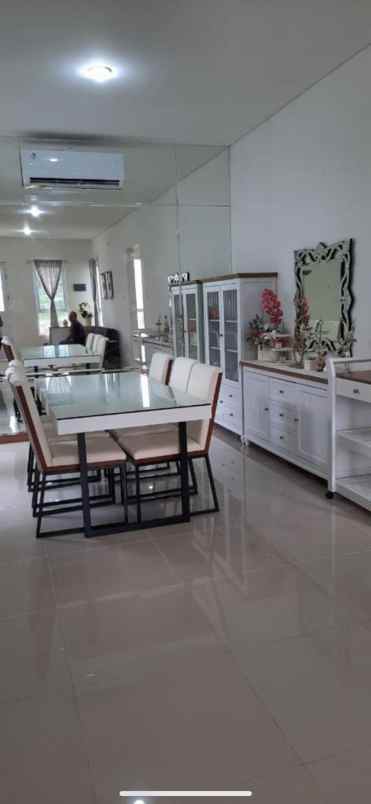 dijual rumah bsb city
