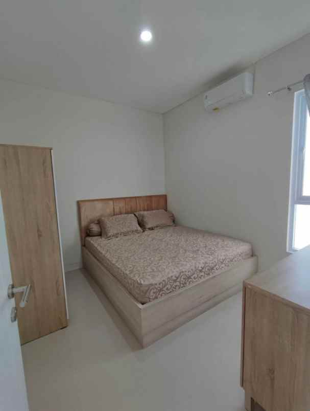 dijual rumah bsb city