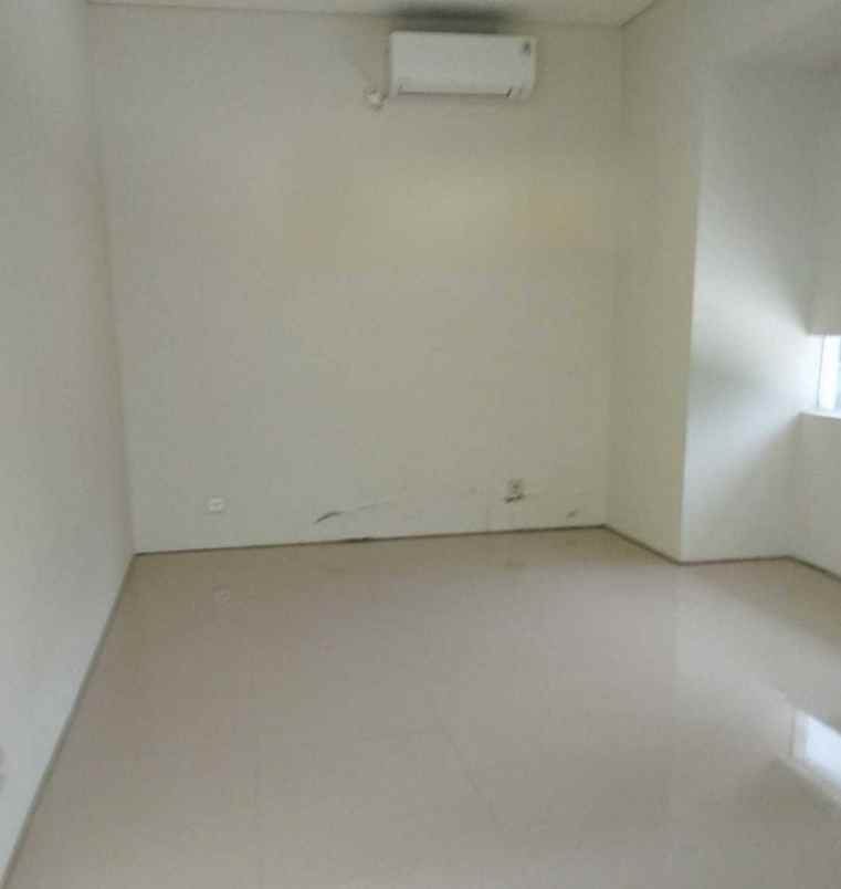 dijual rumah bsb city