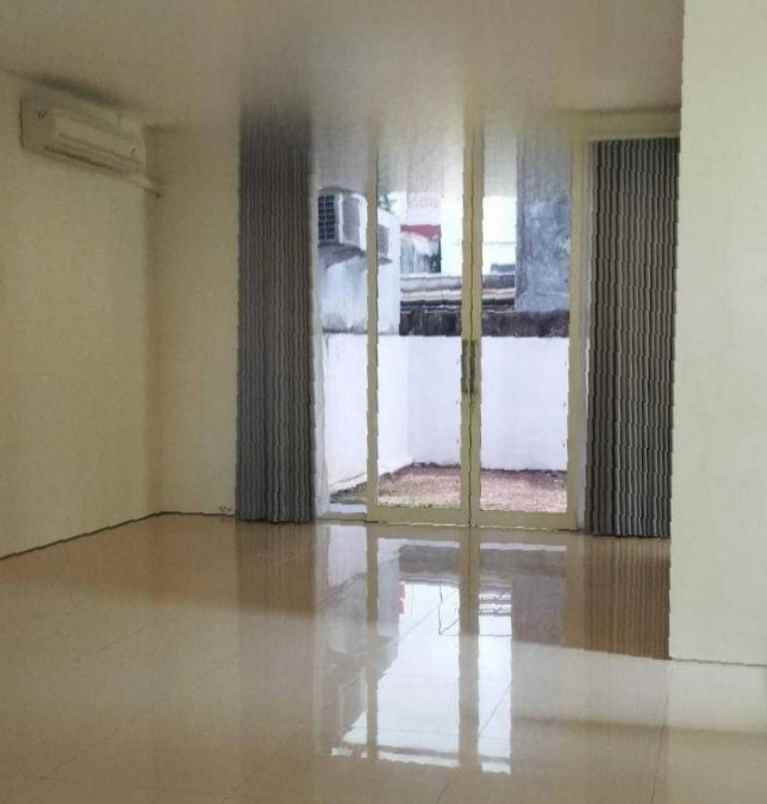 dijual rumah bsb city