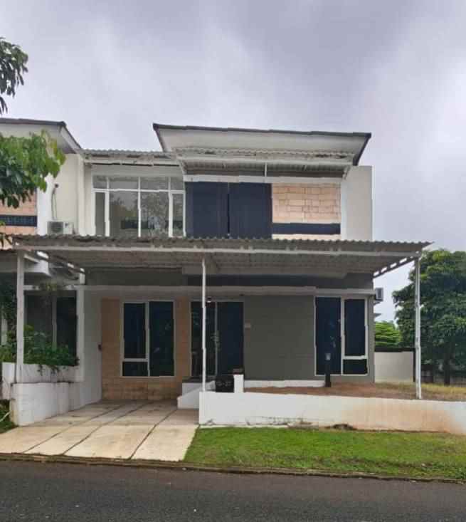dijual rumah bsb city