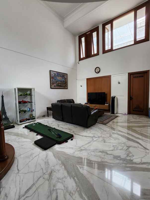 dijual rumah bukit gading mediterania