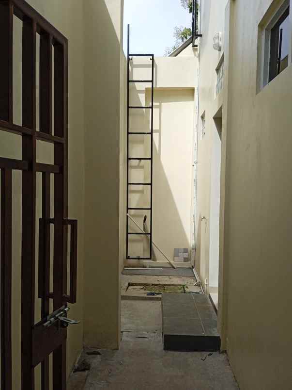 dijual rumah candi gebang