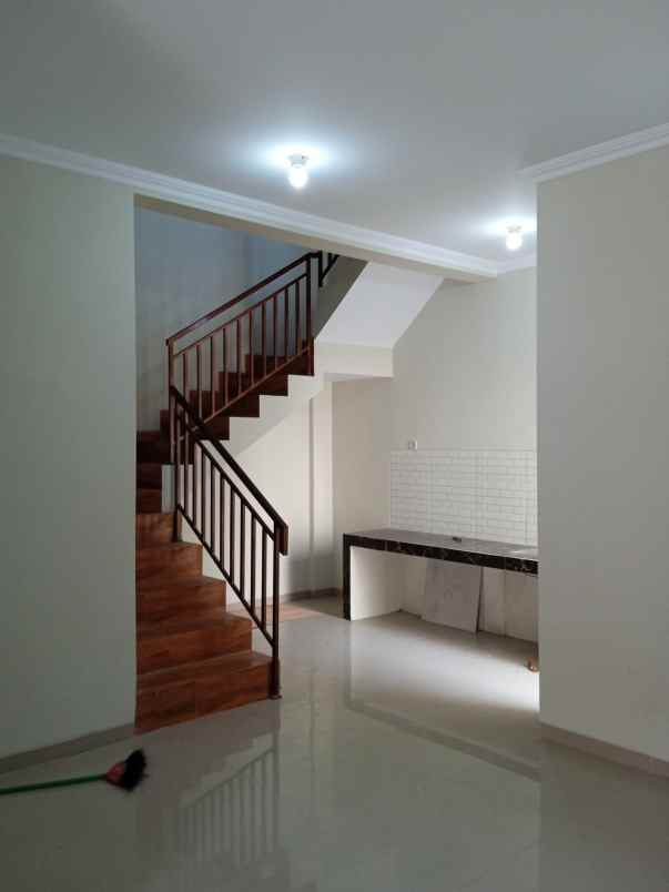 dijual rumah candi gebang