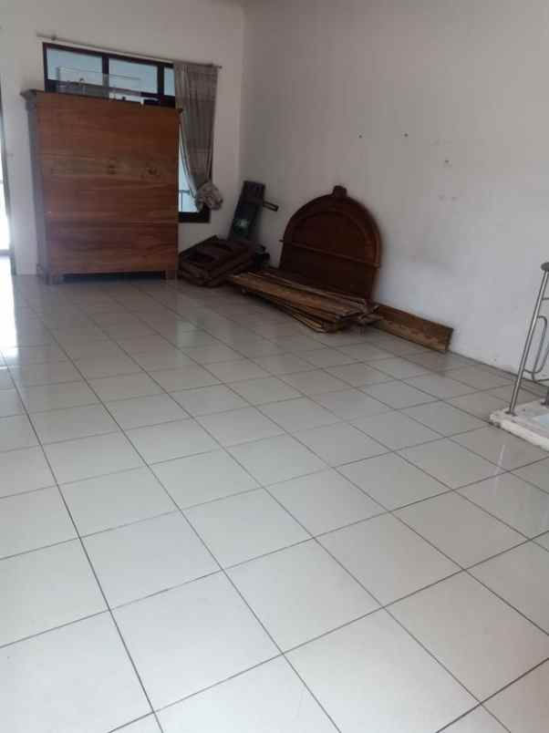 dijual rumah cigadung