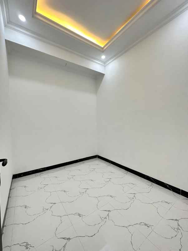 dijual rumah cilandak kko