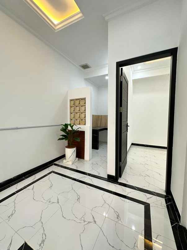 dijual rumah cilandak kko