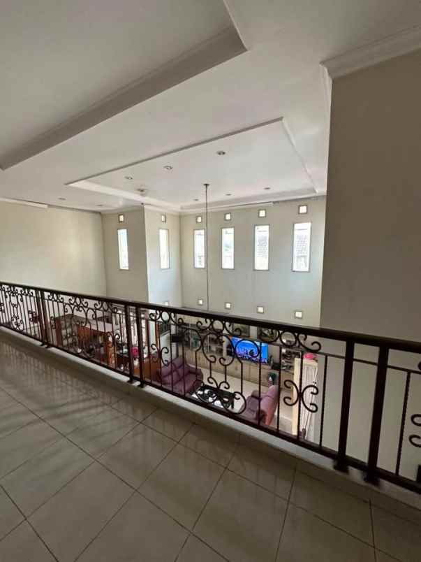 dijual rumah cilendek timur