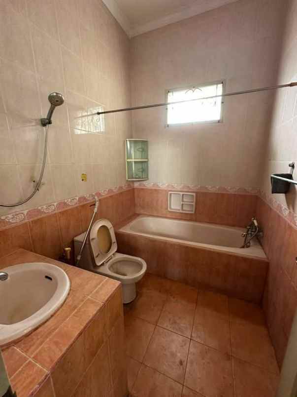 dijual rumah cilendek timur