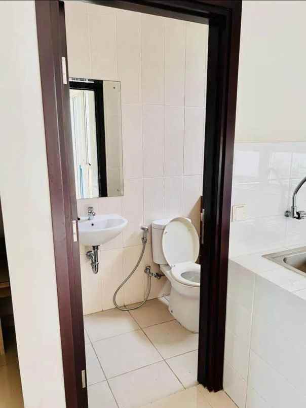dijual rumah cilenggang serpong