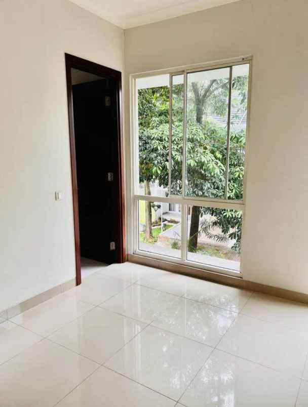 dijual rumah cilenggang serpong