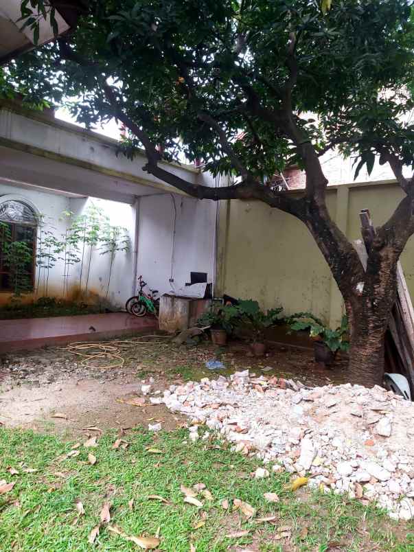 dijual rumah cireundeu kec ciputat