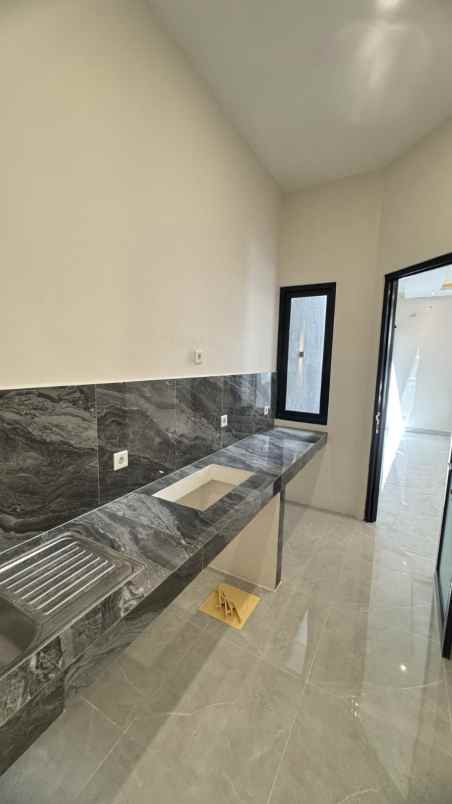 dijual rumah citraland cluster woodland