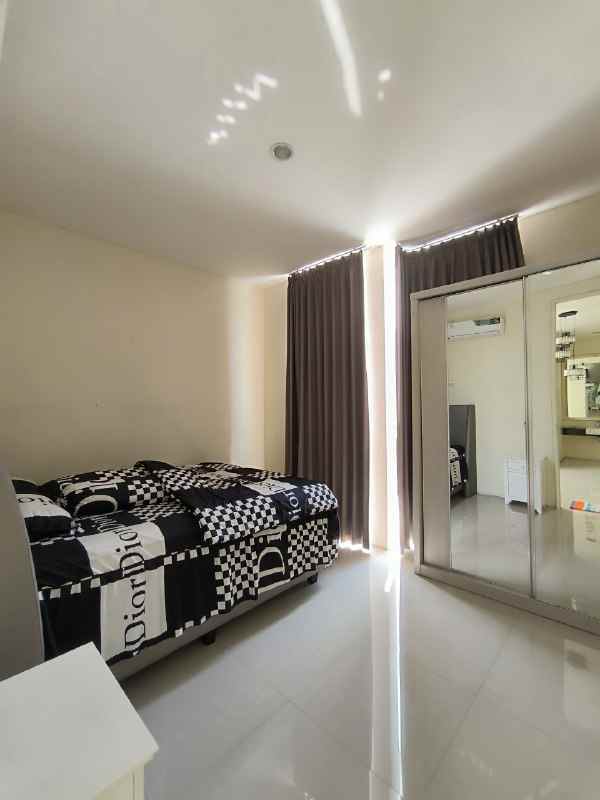 dijual rumah citraland utama