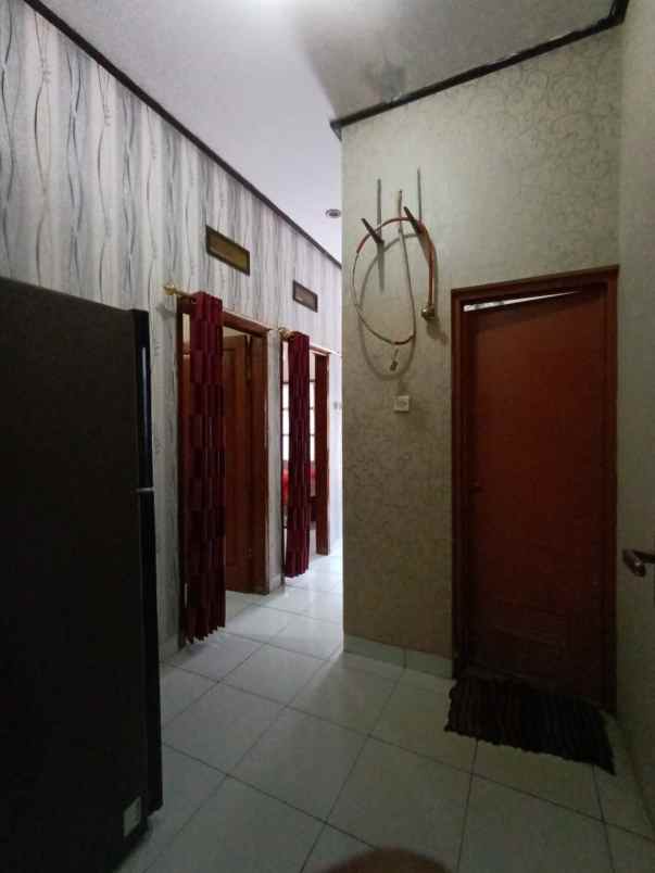 dijual rumah ciwaruga