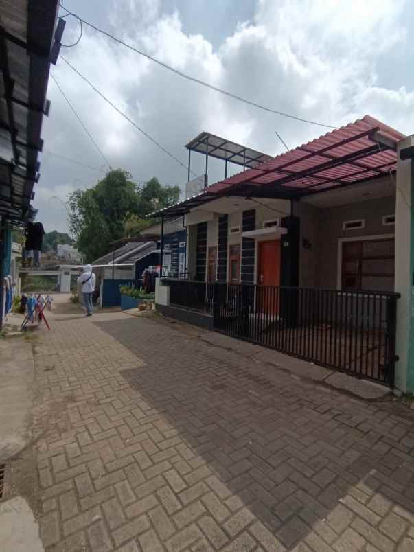 dijual rumah ciwaruga