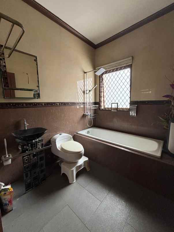 dijual rumah cluster alamanada jgc