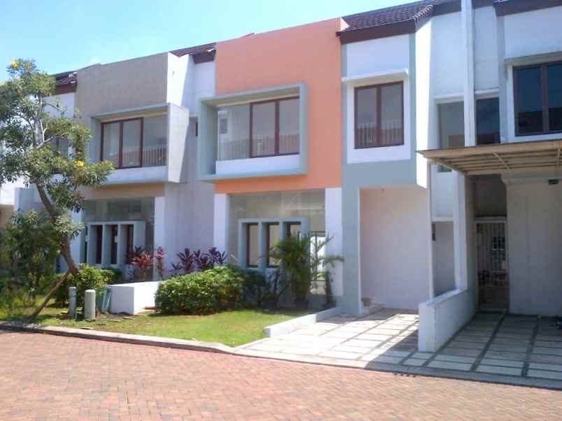 dijual rumah cluster alamanda jgc