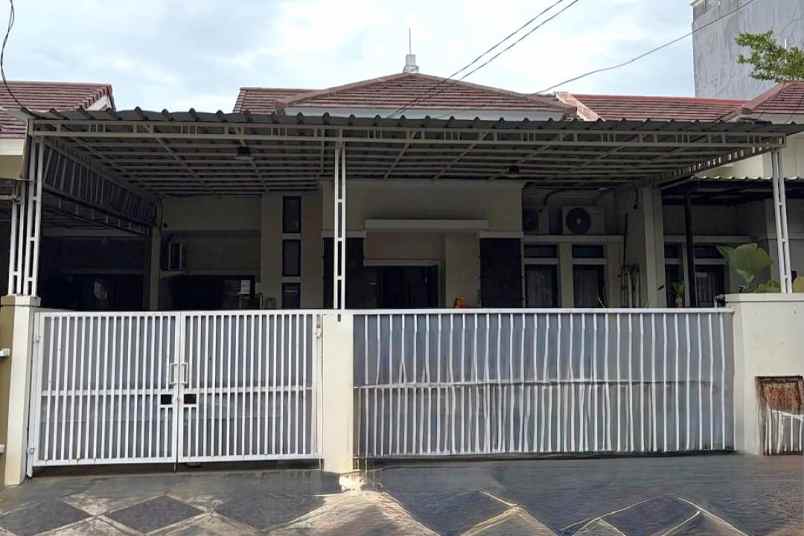 dijual rumah cluster aralia kota