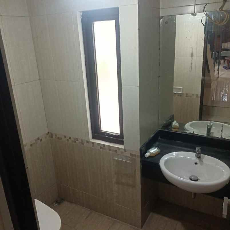 dijual rumah cluster asera one south