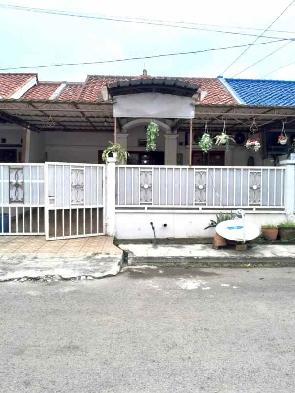 dijual rumah cluster boulevard hijau