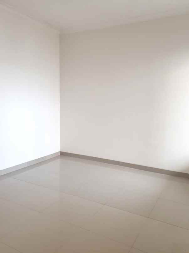 dijual rumah cluster la seine jgc