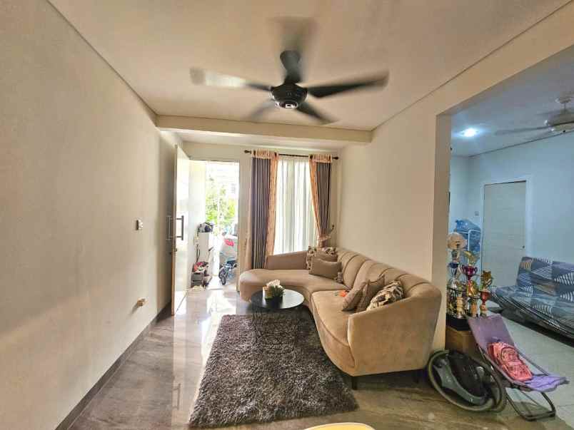 dijual rumah cluster lavesh kota