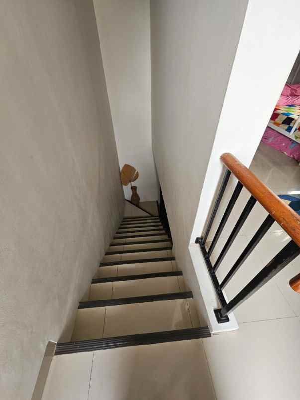 dijual rumah cluster lavesh kota