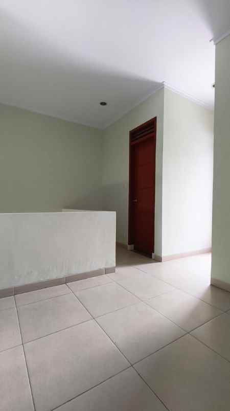 dijual rumah cluster madany regecy