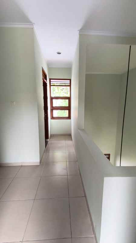 dijual rumah cluster madany regecy
