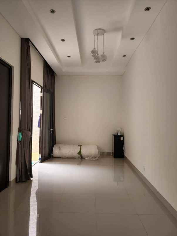 dijual rumah cluster shinano jakarta