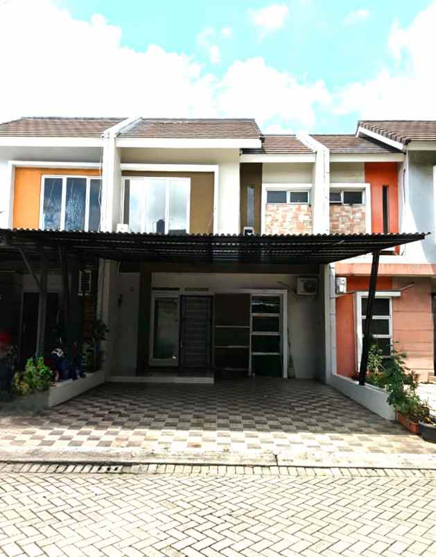 dijual rumah cluster teresta metland
