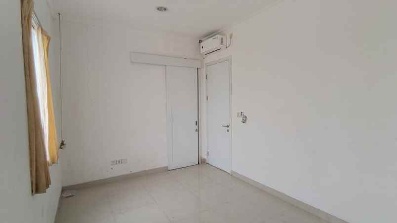 dijual rumah cluster thames jgc jakarta