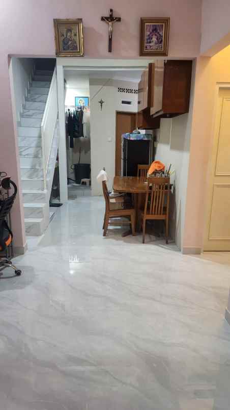 dijual rumah cluster tjikini metland