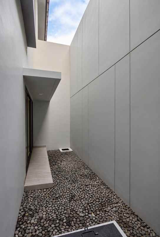 dijual rumah cluster wisteria metland