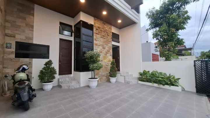 dijual rumah condongcatur