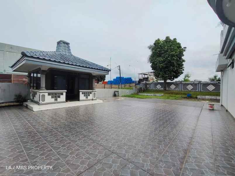 dijual rumah crown hill