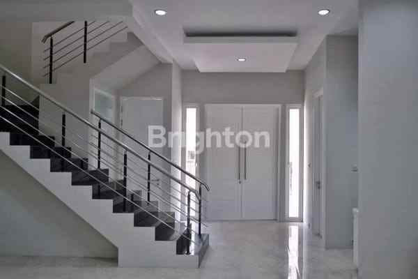 dijual rumah darmo indah selatan