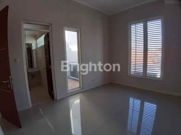 dijual rumah darmo indah selatan