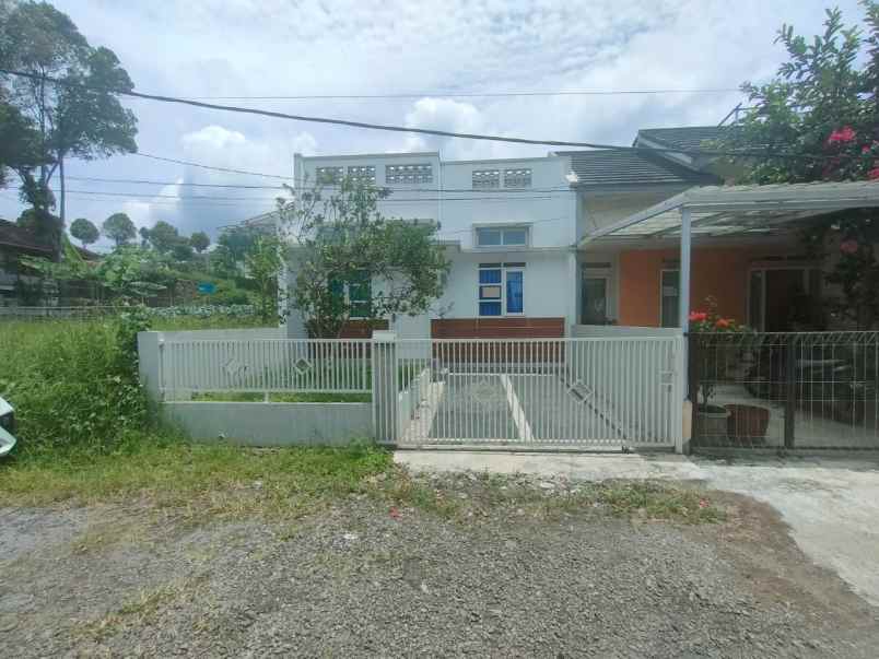 dijual rumah dekat eco pesantren cigugur ciwaruga