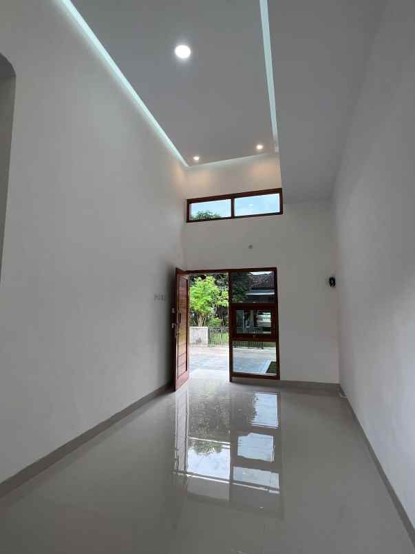 dijual rumah dekat jl imogiri barat