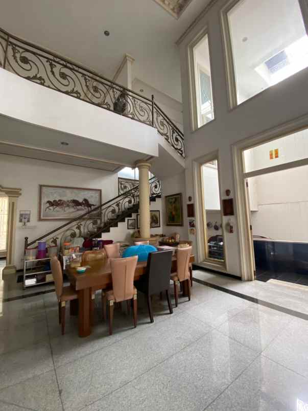 dijual rumah dharmahusada indah barat