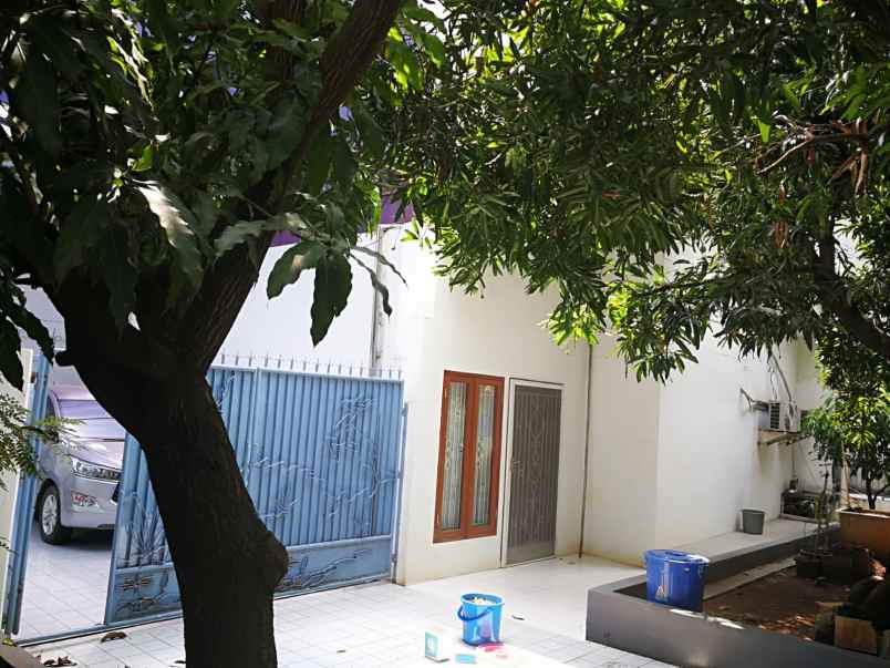 dijual rumah di daerah tanjung duren jakarta barat
