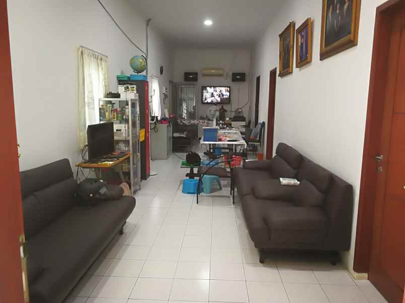 dijual rumah di daerah tanjung duren jakarta barat
