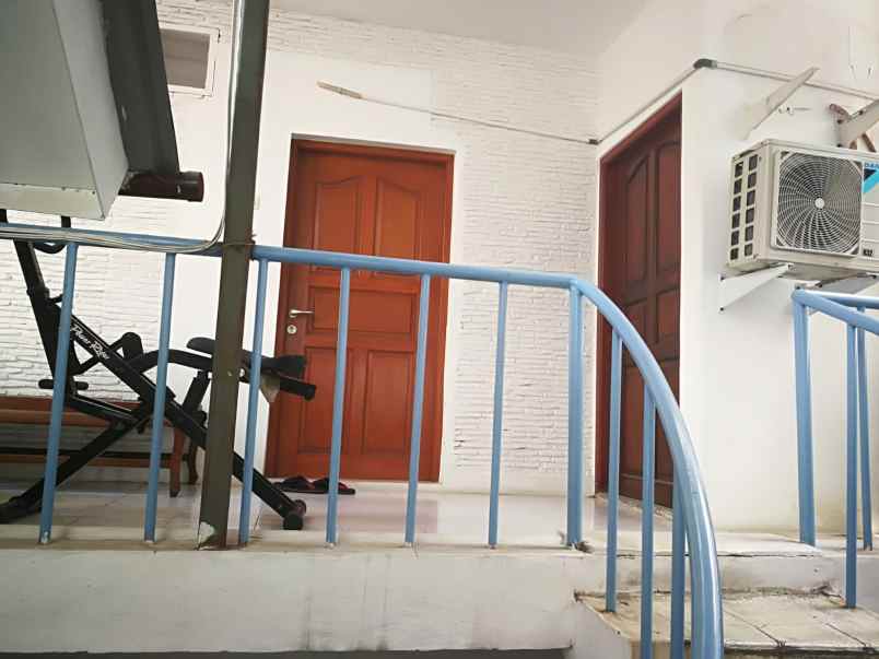 dijual rumah di daerah tanjung duren jakarta barat