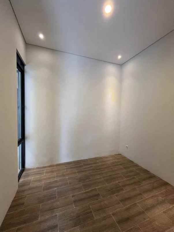 dijual rumah di jln kaliurang sleman yogyakarta