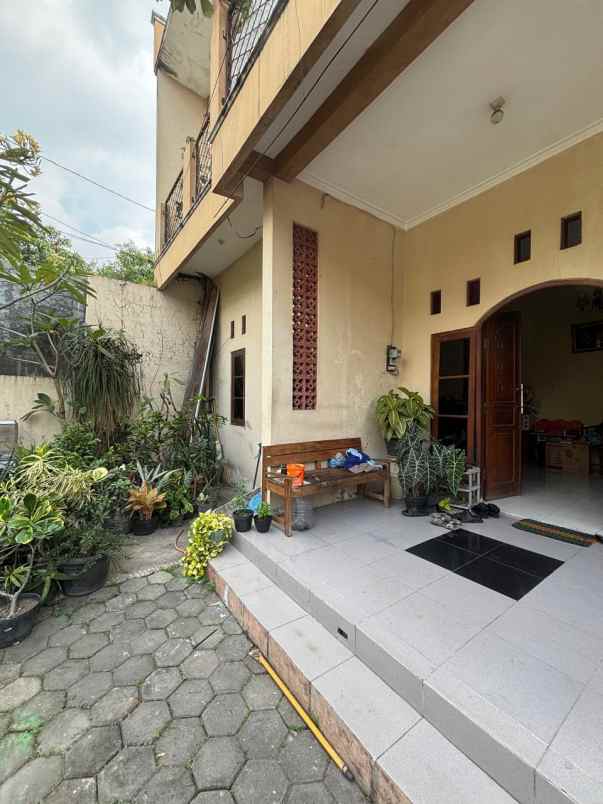 dijual rumah di jongke laweyan solo